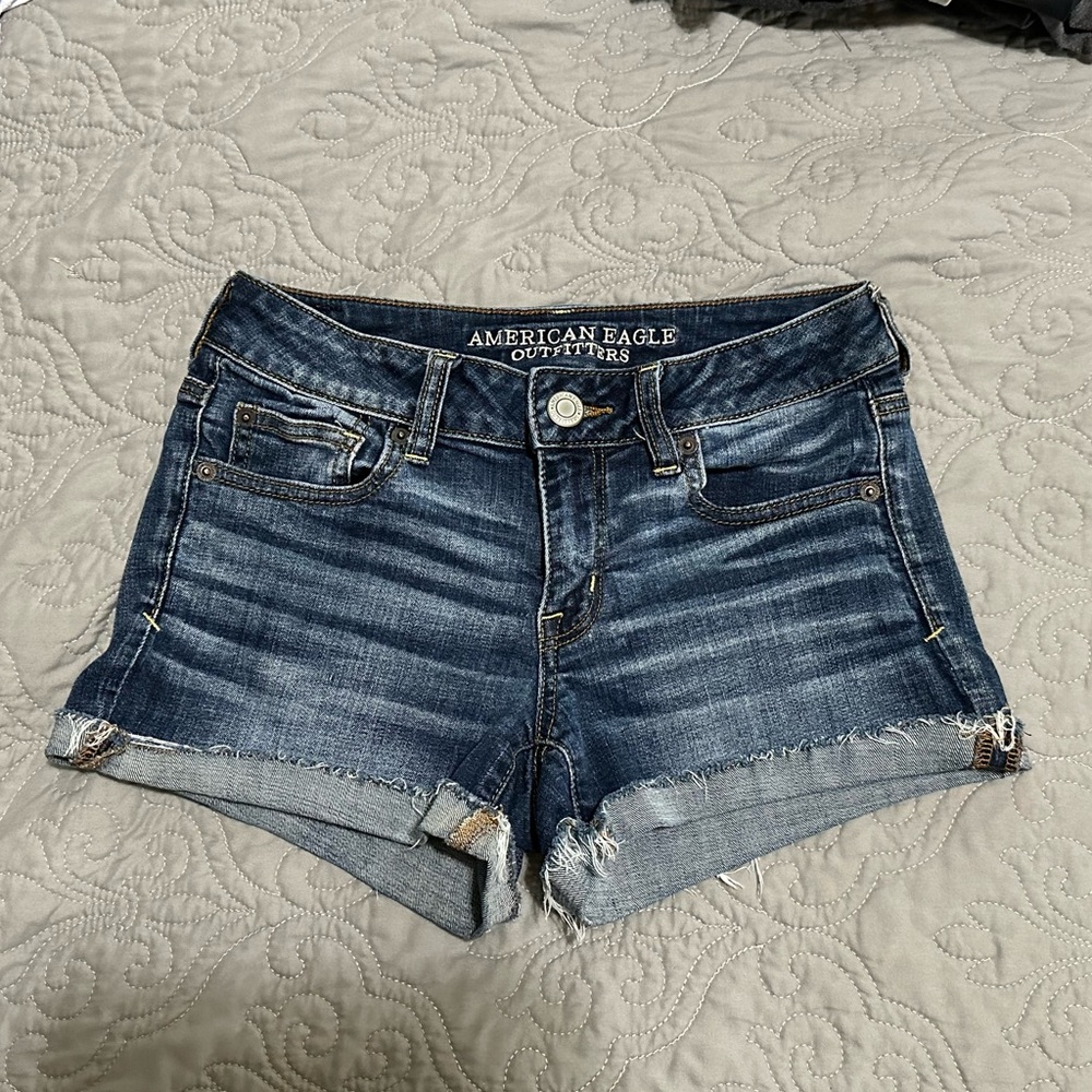 American Eagle jean shorts. Shortie. Size 4